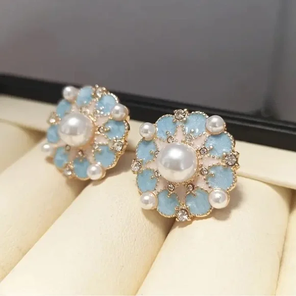 Blue Flower Pearl Stud Earrings - Picture 6 of 6